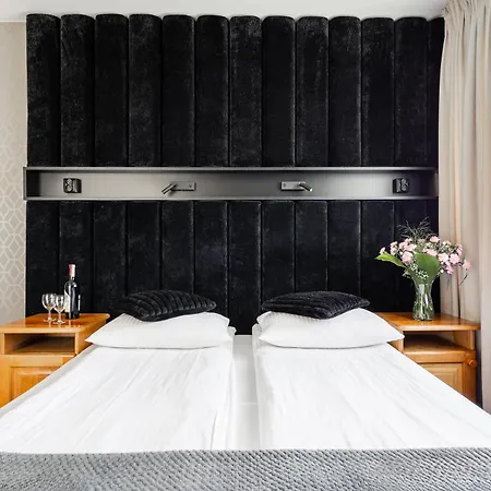 Tatrzanski Dworek Bed & Breakfast 3*