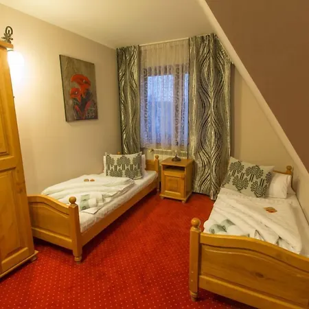 Tatrzanski Dworek Bed & Breakfast 3*