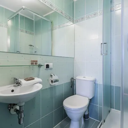 Tatrzanski Dworek Bed & Breakfast