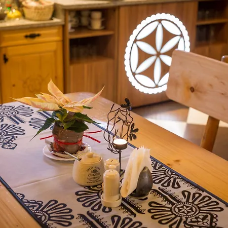 Tatrzanski Dworek Bed & Breakfast