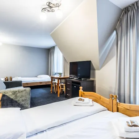 Tatrzanski Dworek Alojamento de Acomodação e Pequeno-almoço 3*