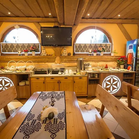 Bed & Breakfast Tatrzanski Dworek 3*