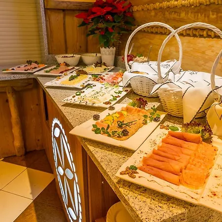 Tatrzanski Dworek ביאלי דונאייק